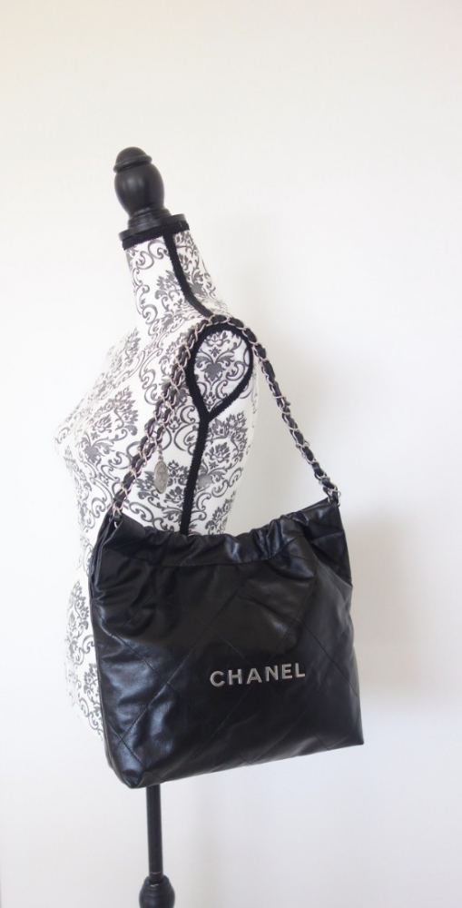 Chanel Tasche Chanel 22 schwarz klein