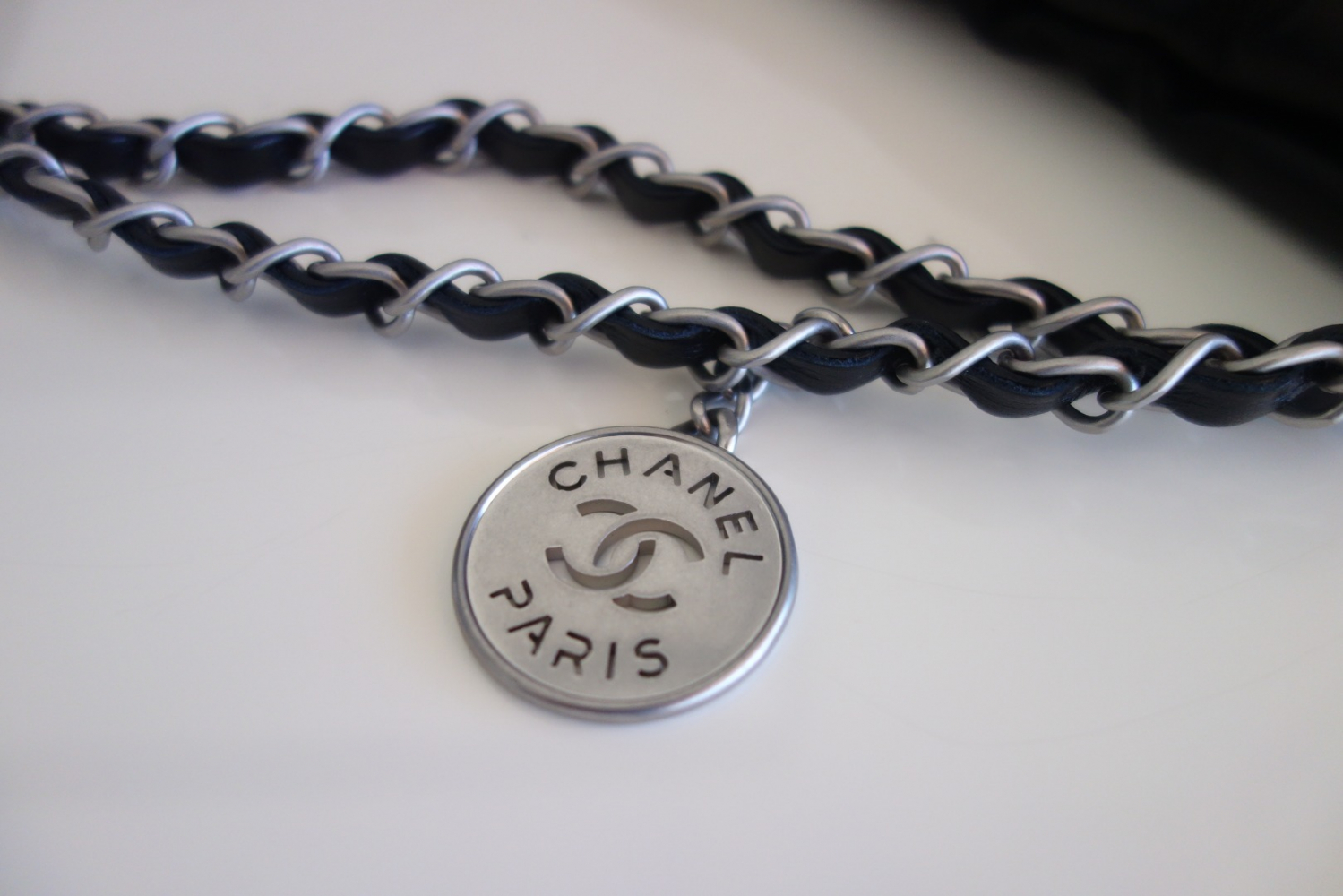 Chanel Tasche Chanel 22 schwarz klein