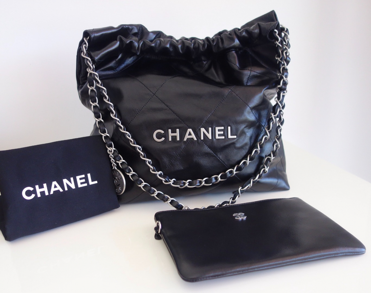 Chanel Tasche Chanel 22 schwarz klein