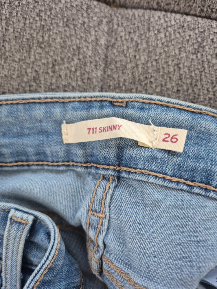 Levi's Skin n'y 711