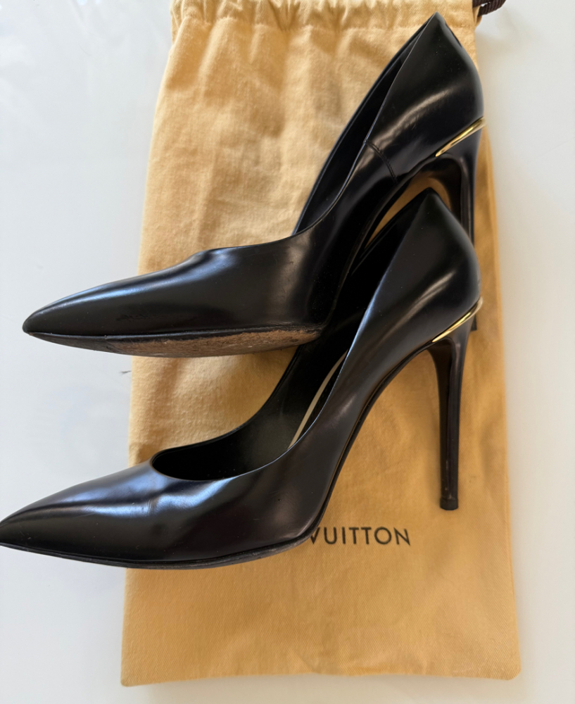 Louis Vuitton Eyeline pump