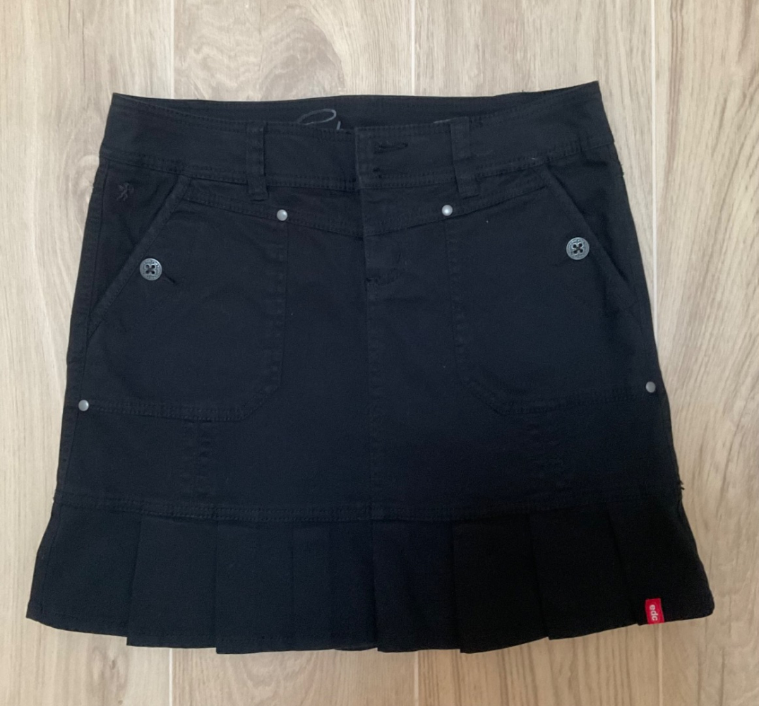 edc youth by esprit Black pleated skirt