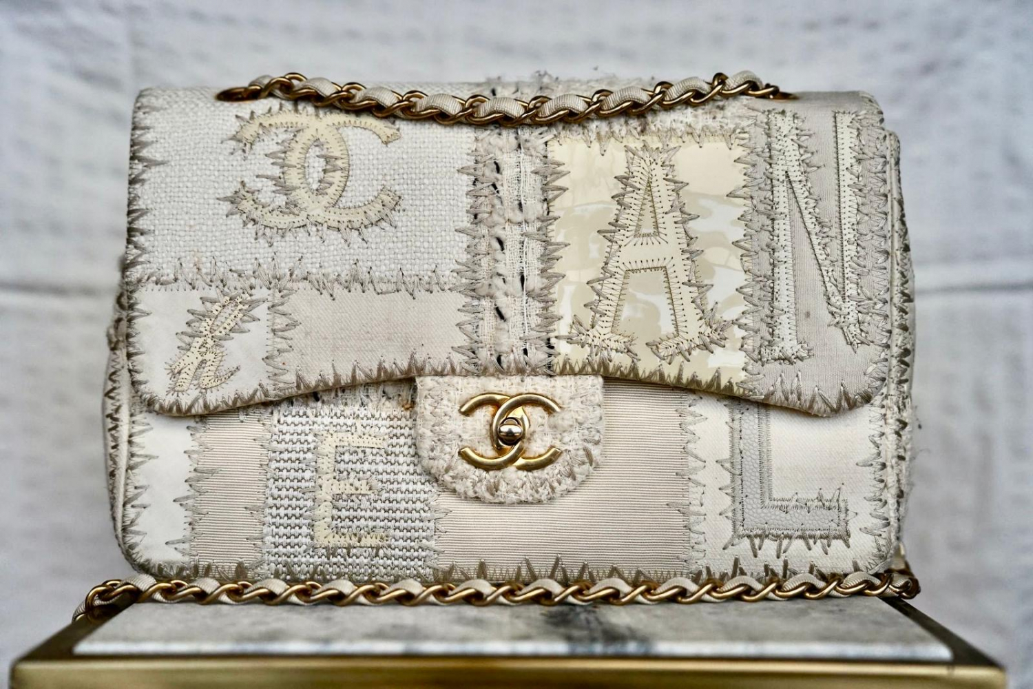 Chanel Tweed Patchwork Jumbo Tasche in Weiß und Creme