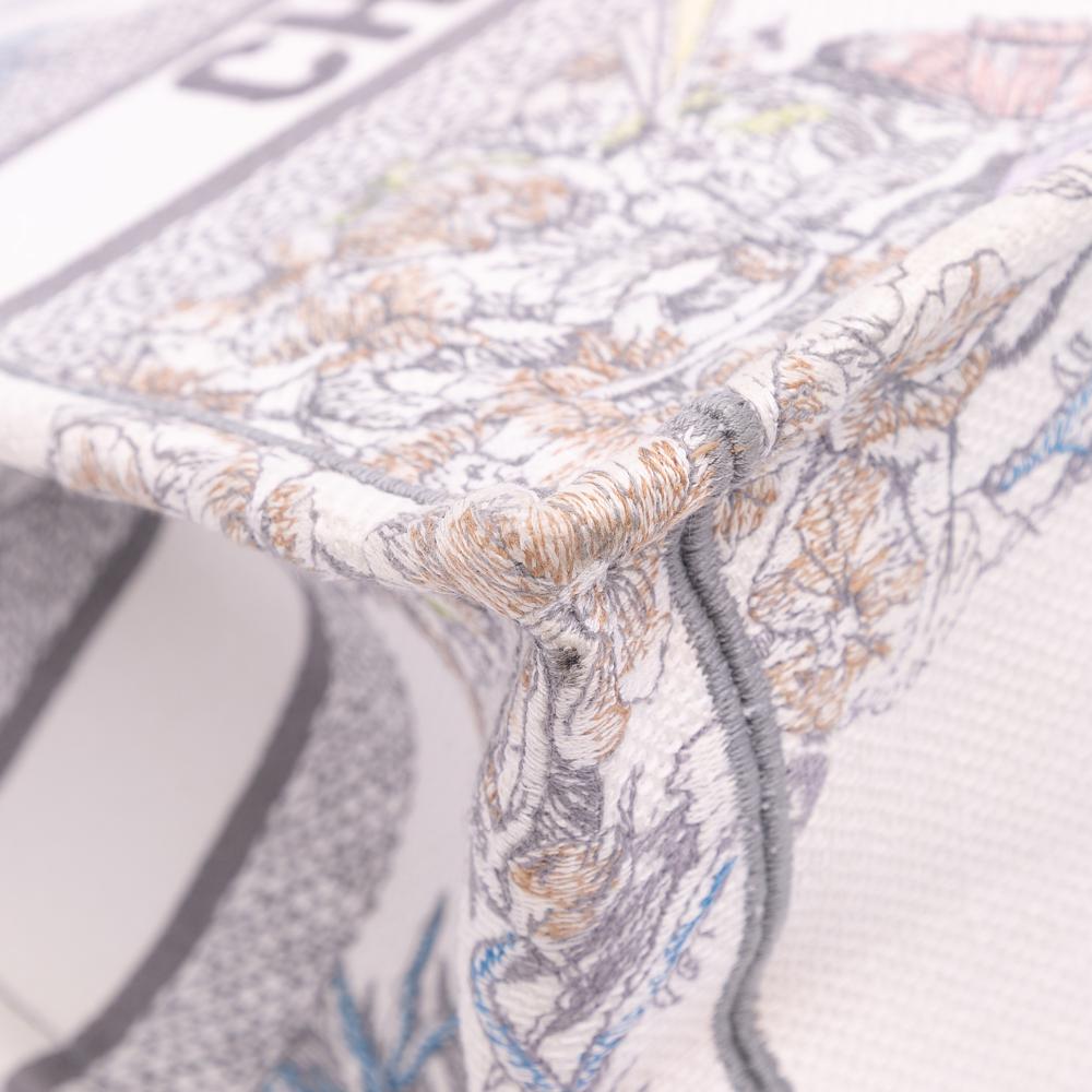 Christian Dior B Dior Purple Light Purple Canvas Fabric Medium Reve d Infini Book Tote Italy