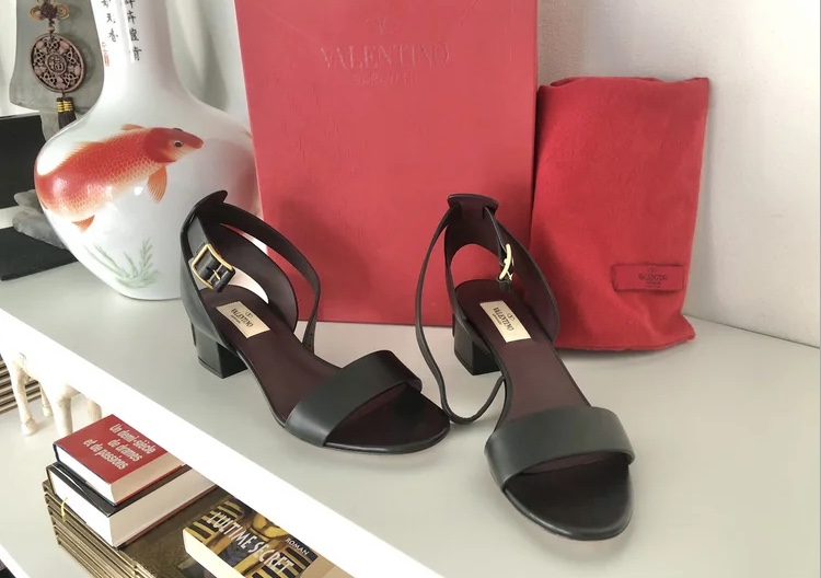 Valentino Sandalen Logo V