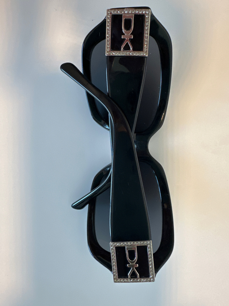 Donna Karan Lunettes de soleil noires