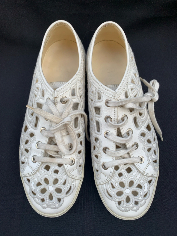 Chanel Sneakers mit Spitze