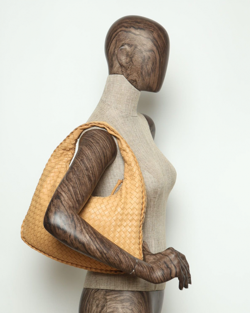 Bottega Veneta Medium Intrecciato Hobo Bag