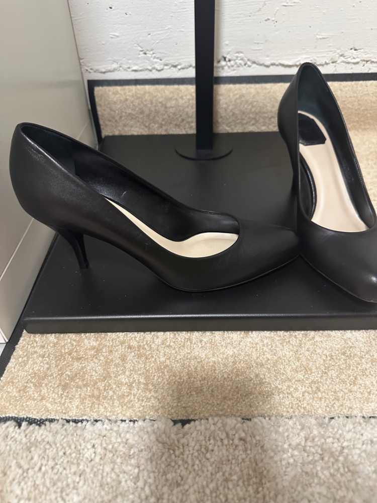 Christian Dior Classic heels