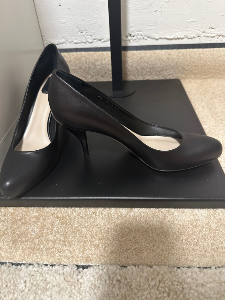 Christian Dior Classic heels