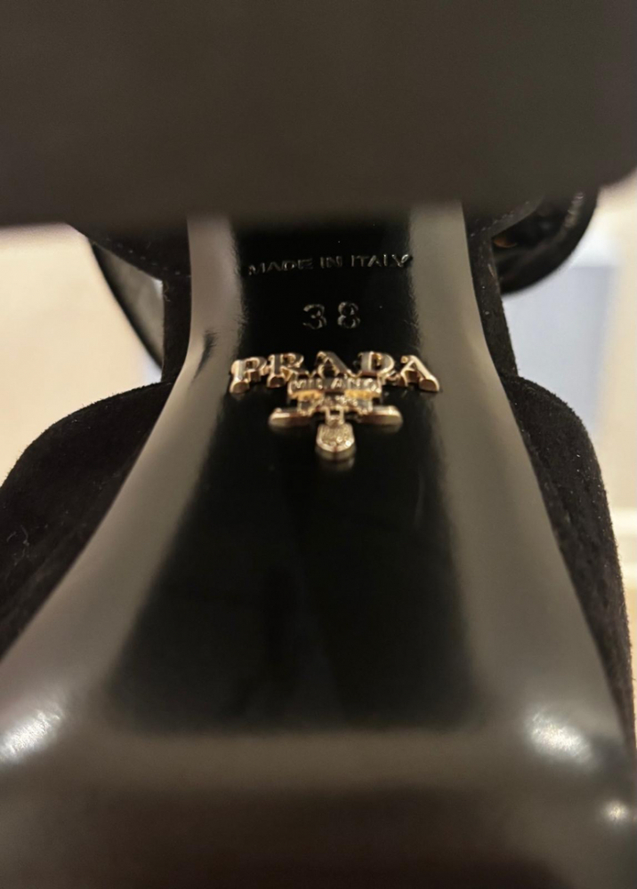 Prada Schuhe mit hohen Absätzen