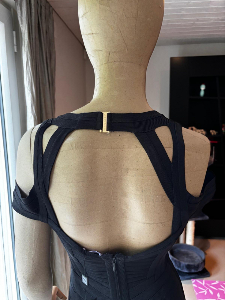Herve Leger Enganliegendes schwarzes Kleid