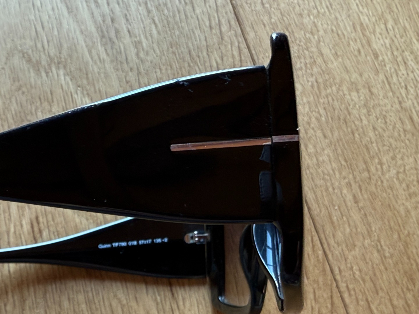 Tom Ford Quinn schicke schwarze Sonnenbrille in Übergröße