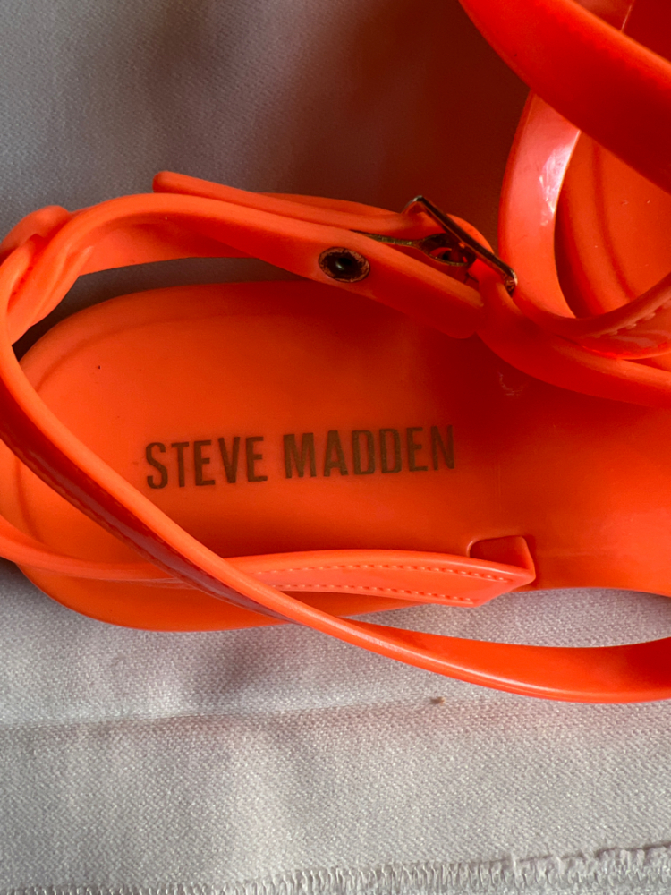 Steve Madden En plastiques