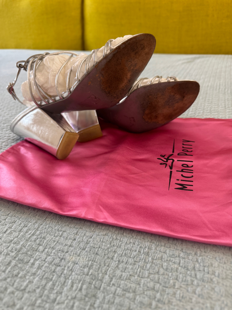 Michel Perry Absätze