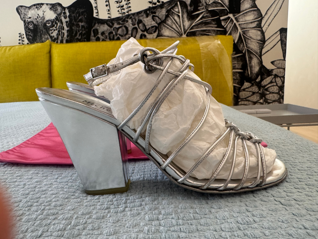 Michel Perry Absätze