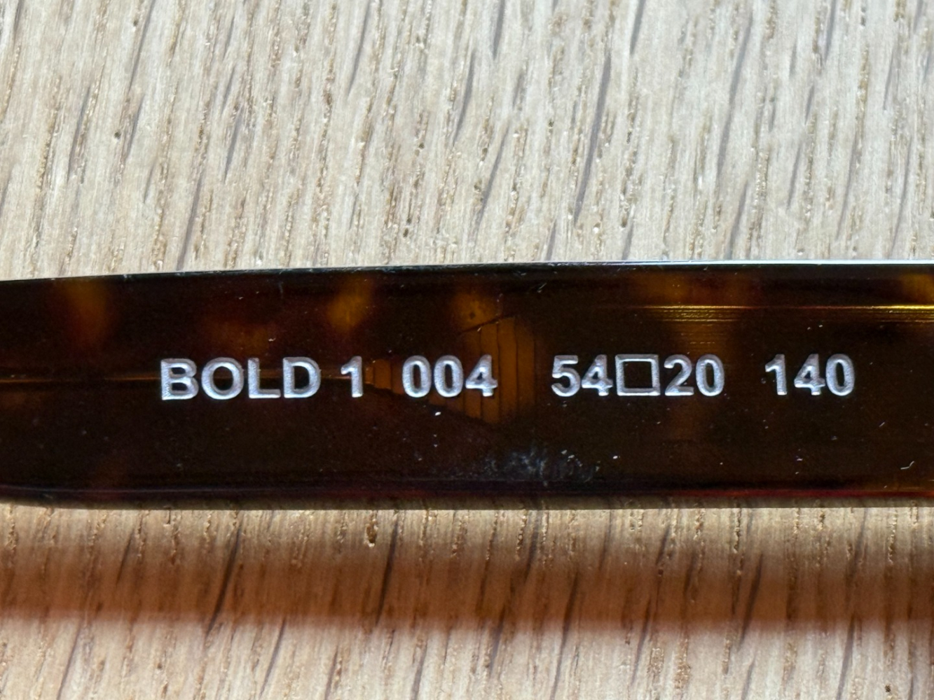 Saint Laurent Lunettes de soleil classiques en écaille Bold 1 004 !