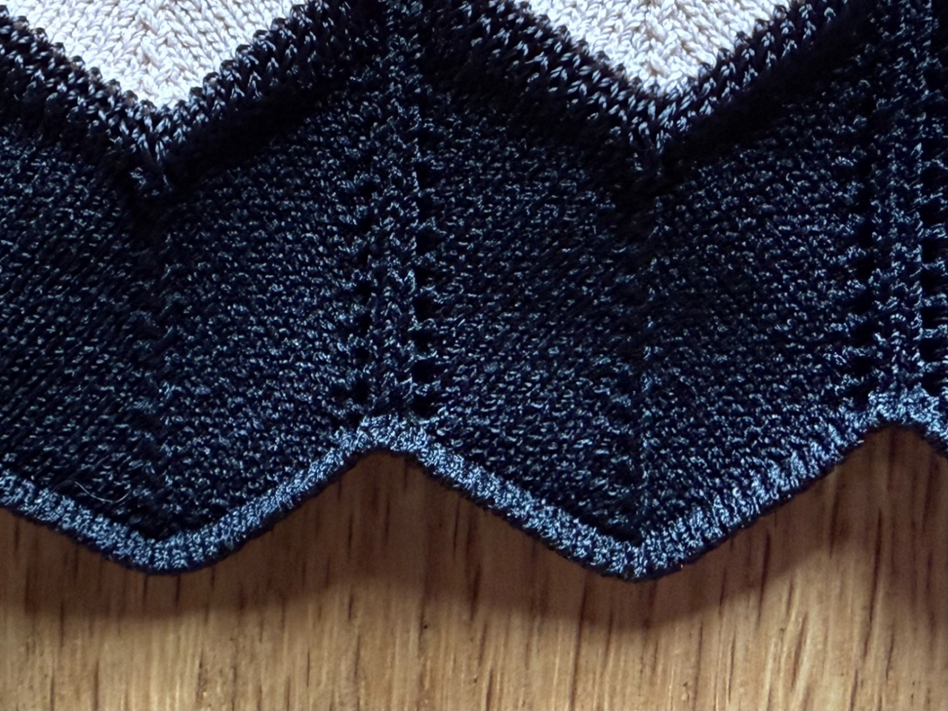 A.L.C. Top crop en zigzag amusant