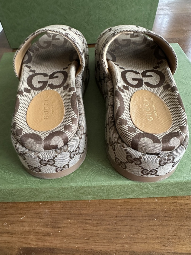 Gucci Flat Sandals