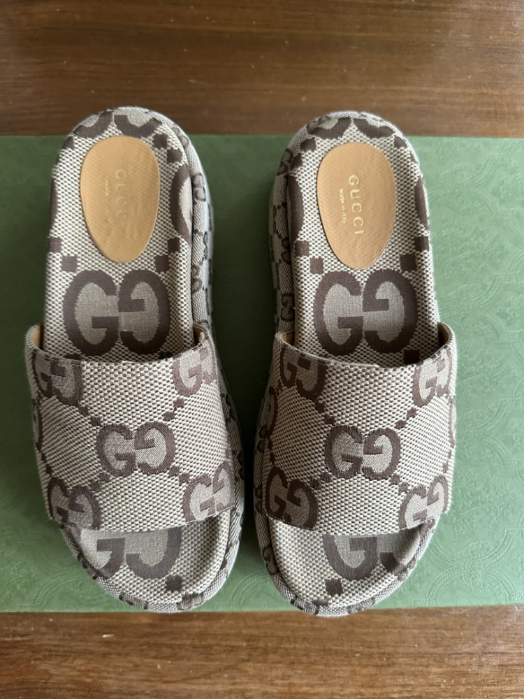 Gucci Flat Sandals