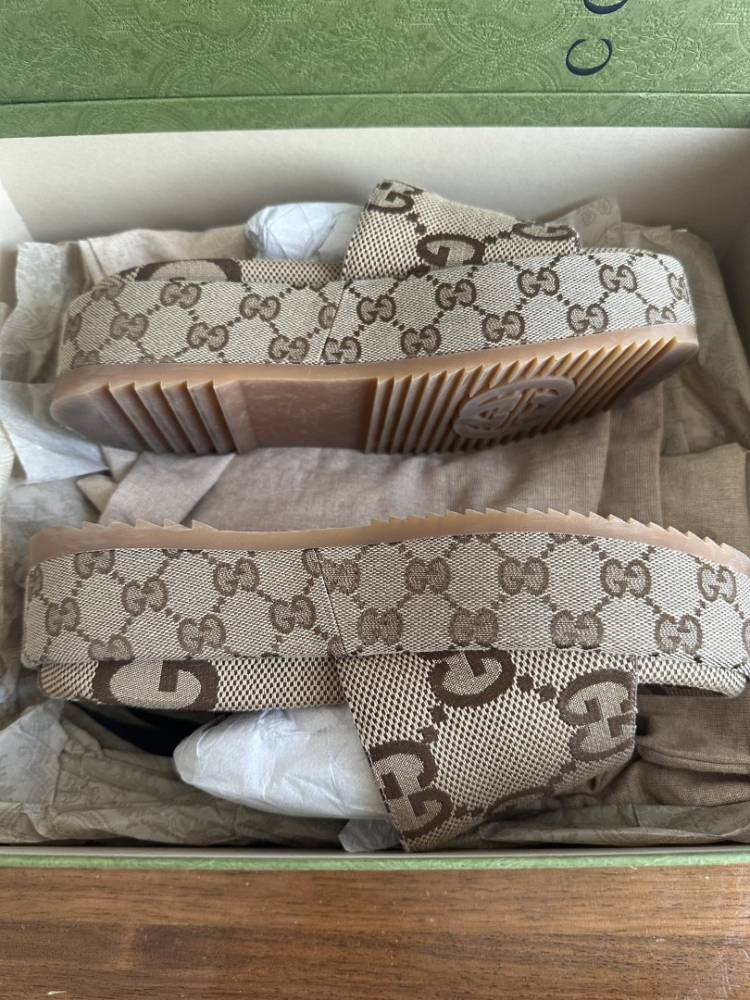 Gucci Flat Sandals