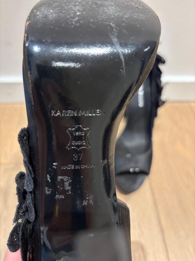 Karen Millen Pumps aus Satin