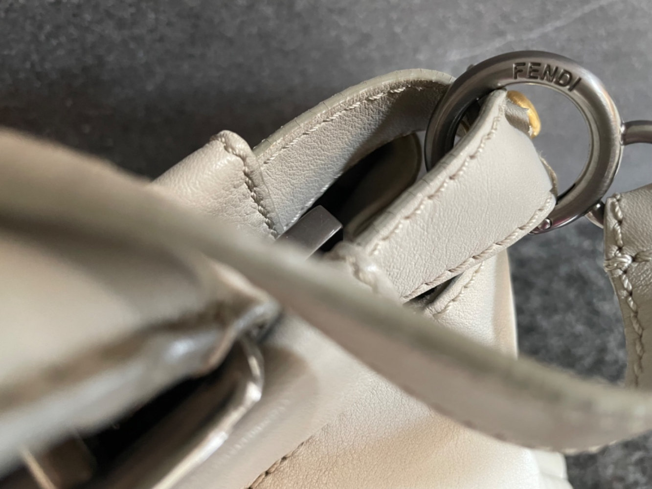 Fendi Peekaboo Lether Handtasche grau mit Echtzertifikat