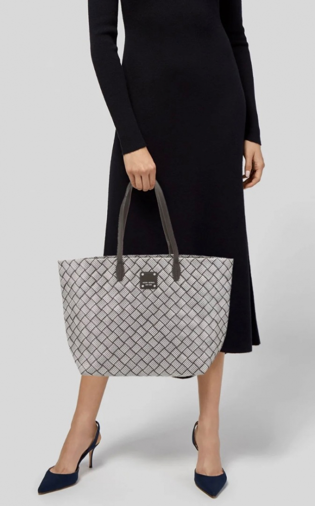 Henri Bendel Signature Straw gewebte Handtasche