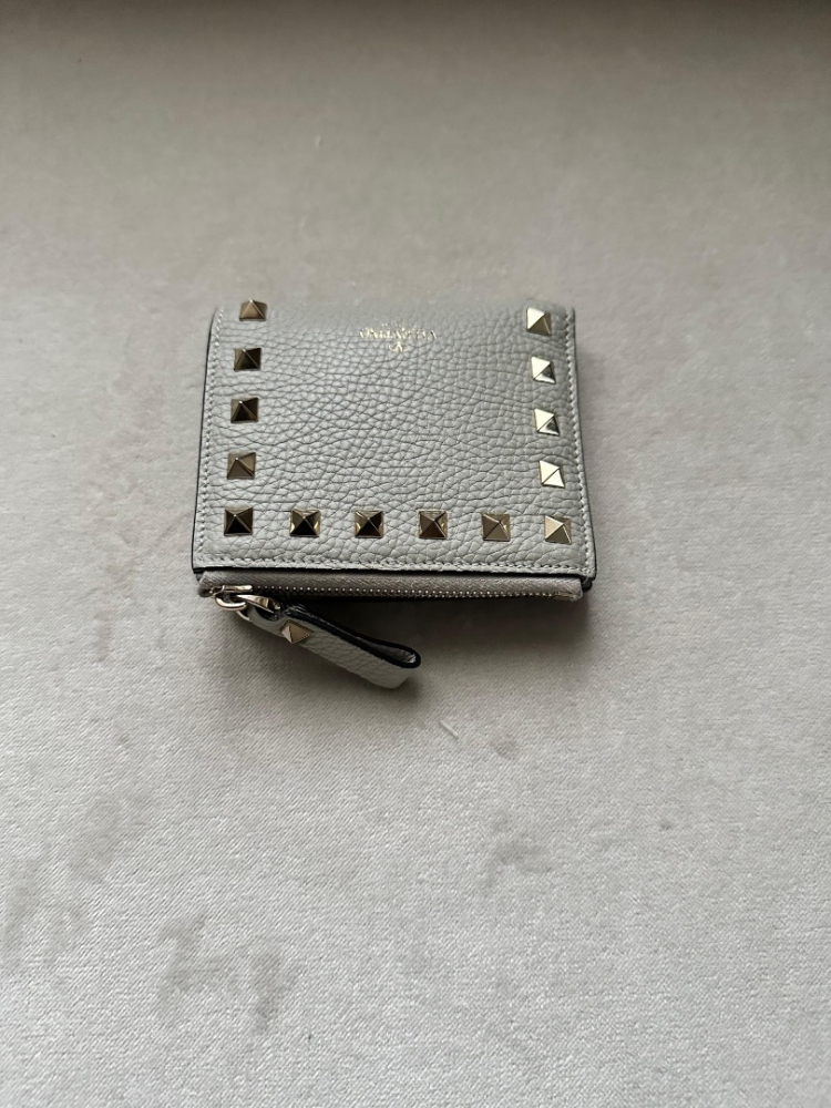 Valentino Small rockstud wallet grainy calfskin