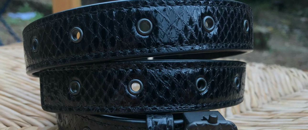 Bottega Veneta Ceinture Intrecciato en peau de serpent Noir/ Boucle mate noire