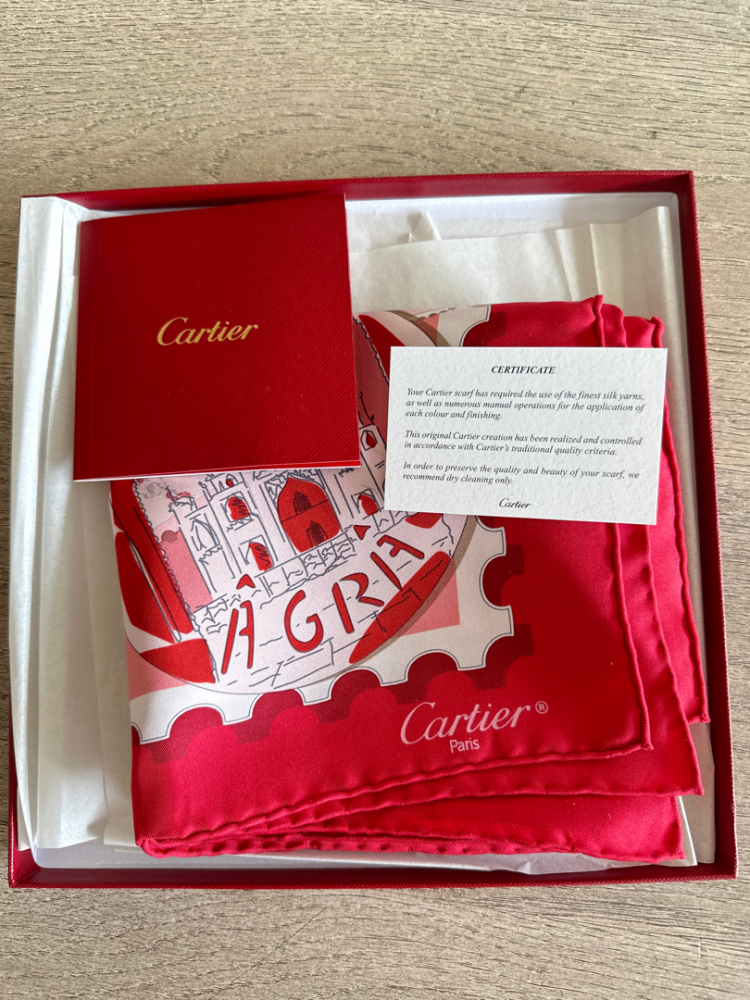 Cartier Foulard en soie 70x70cm