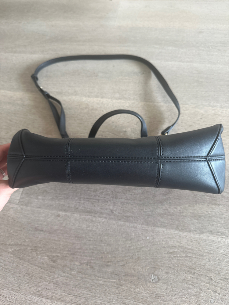 Tory Burch Black leather hand or shoulder bag