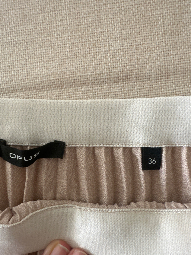 Opus Langer, goldfarbener Faltenrock