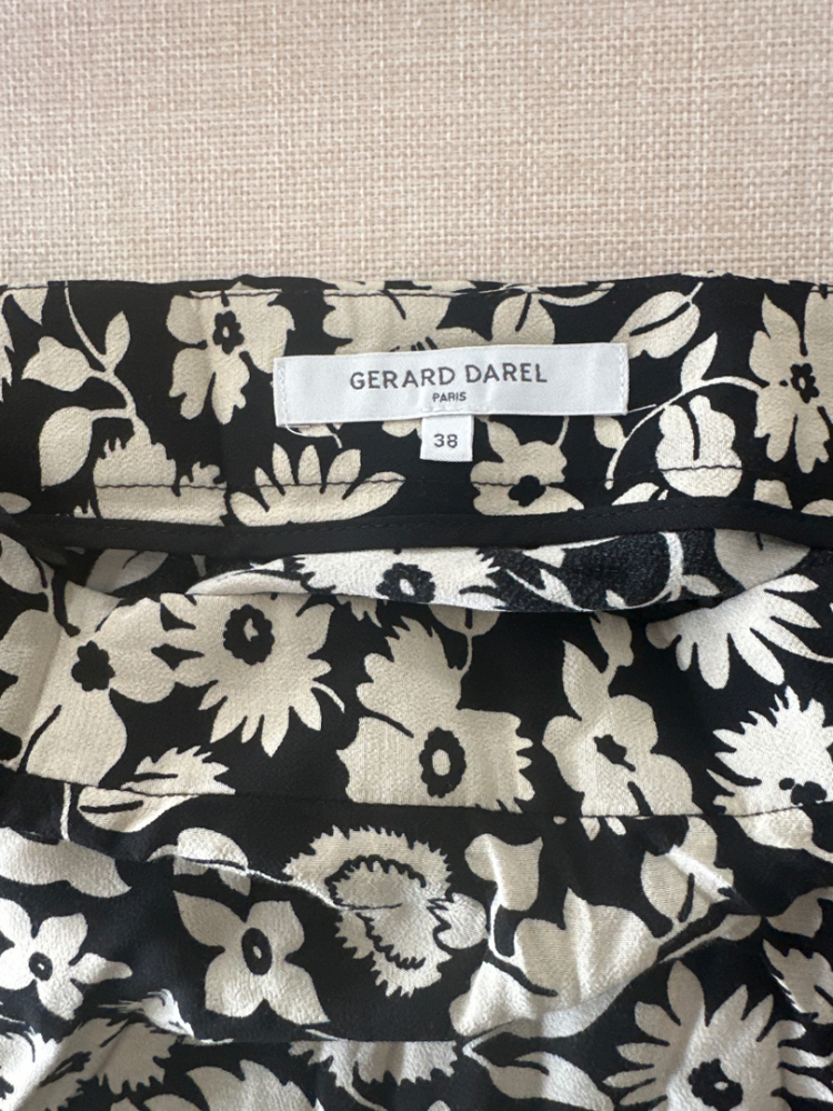 Gerard Darel Schwarzer Midirock mit beigen Blumen