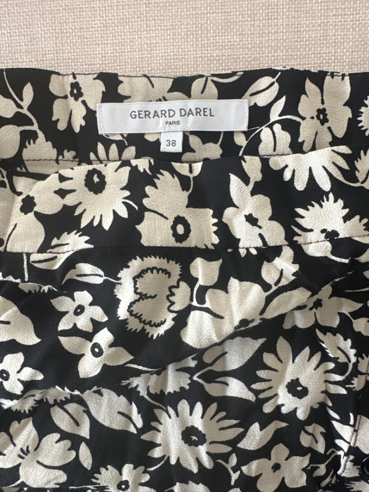 Gerard Darel Schwarzer Midirock mit beigen Blumen