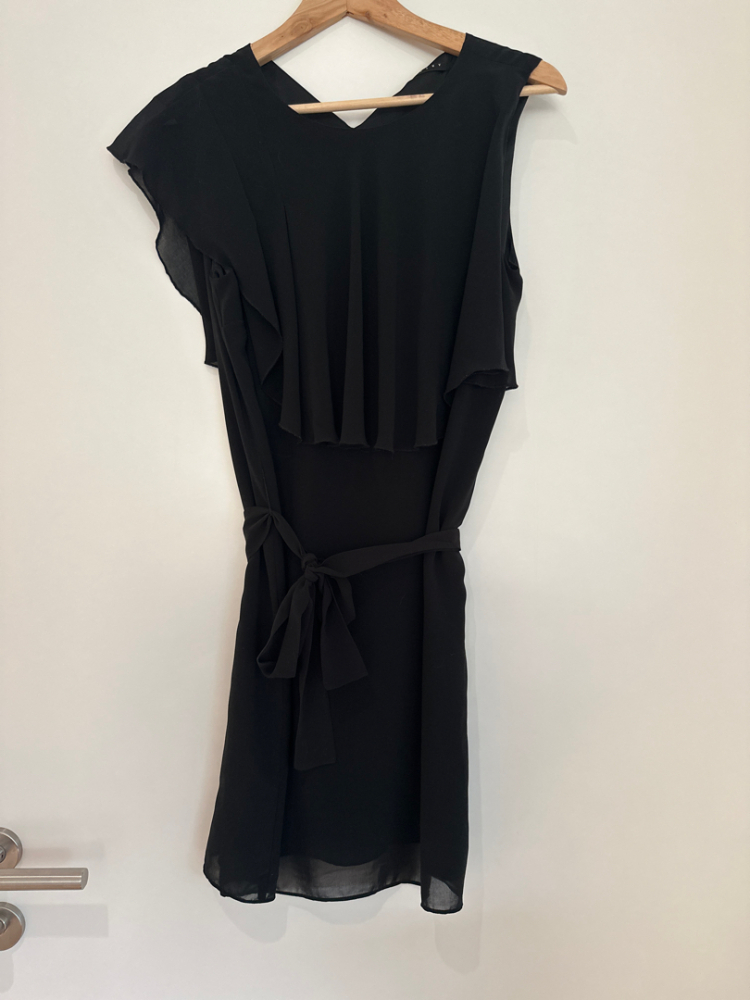 Sisley Fließendes schwarzes Kleid