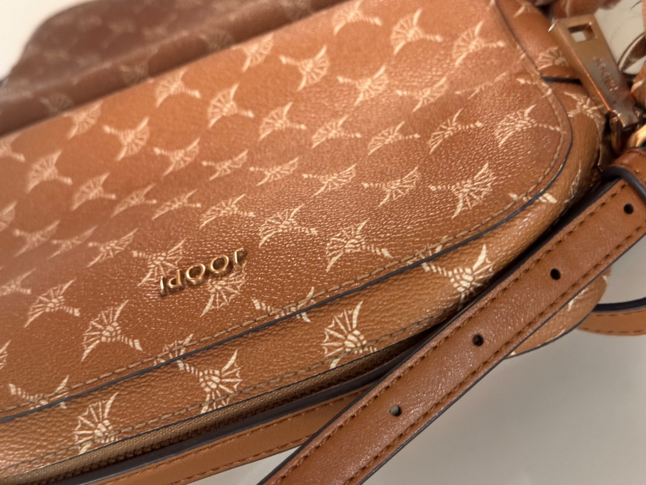 Joop CORTINA 1.0 CLOE CROSSBODY TASCHE