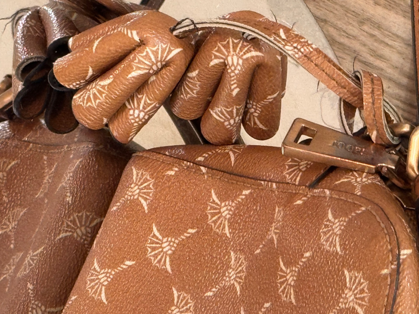 Joop CORTINA 1.0 CLOE CROSSBODY TASCHE