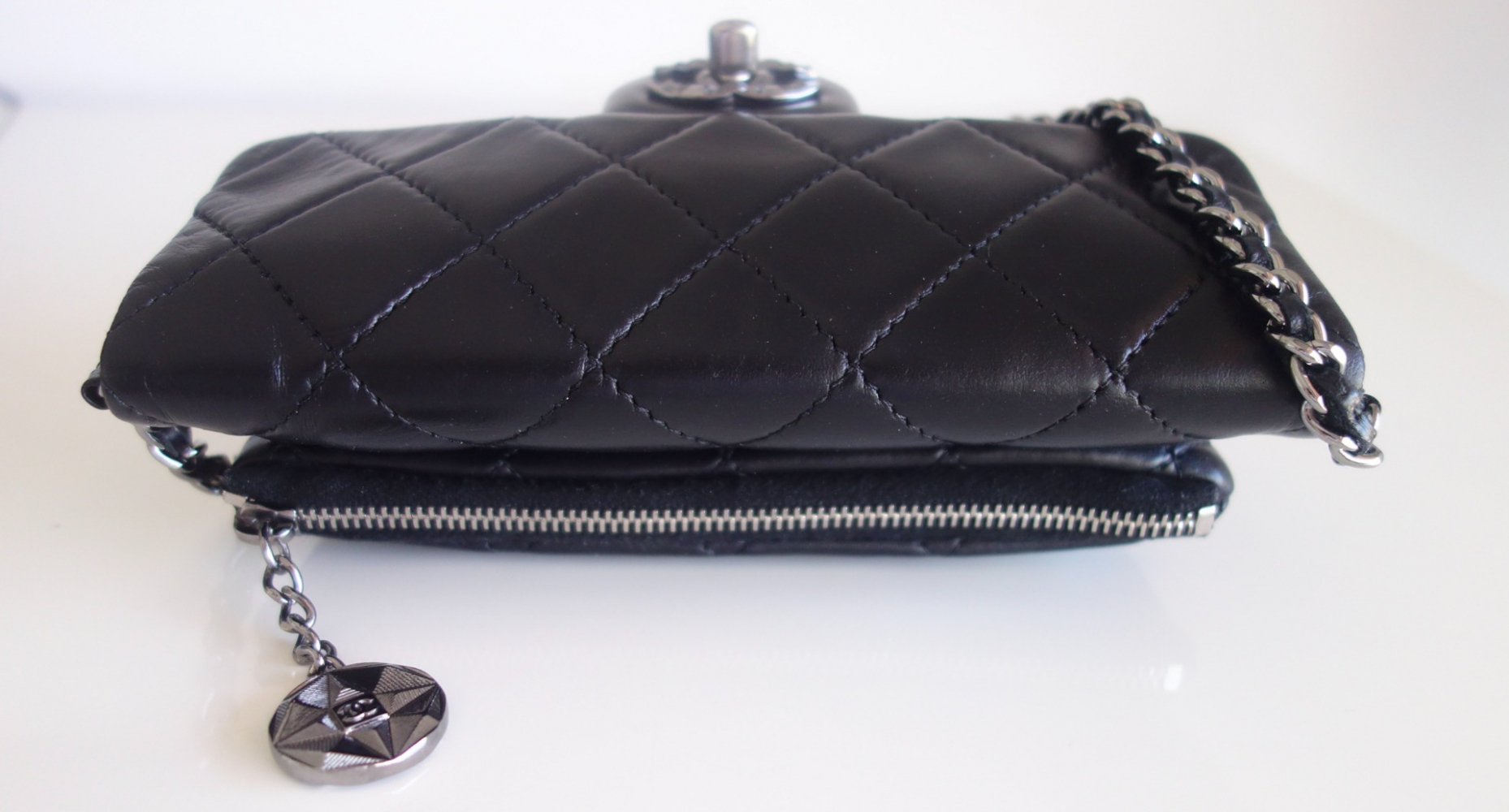 Chanel Pochette Chanel cuir noir