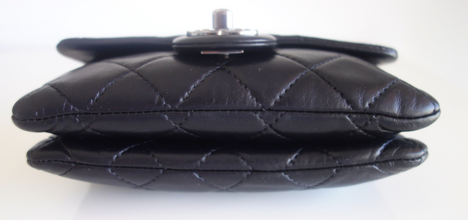 Chanel Pochette Chanel cuir noir