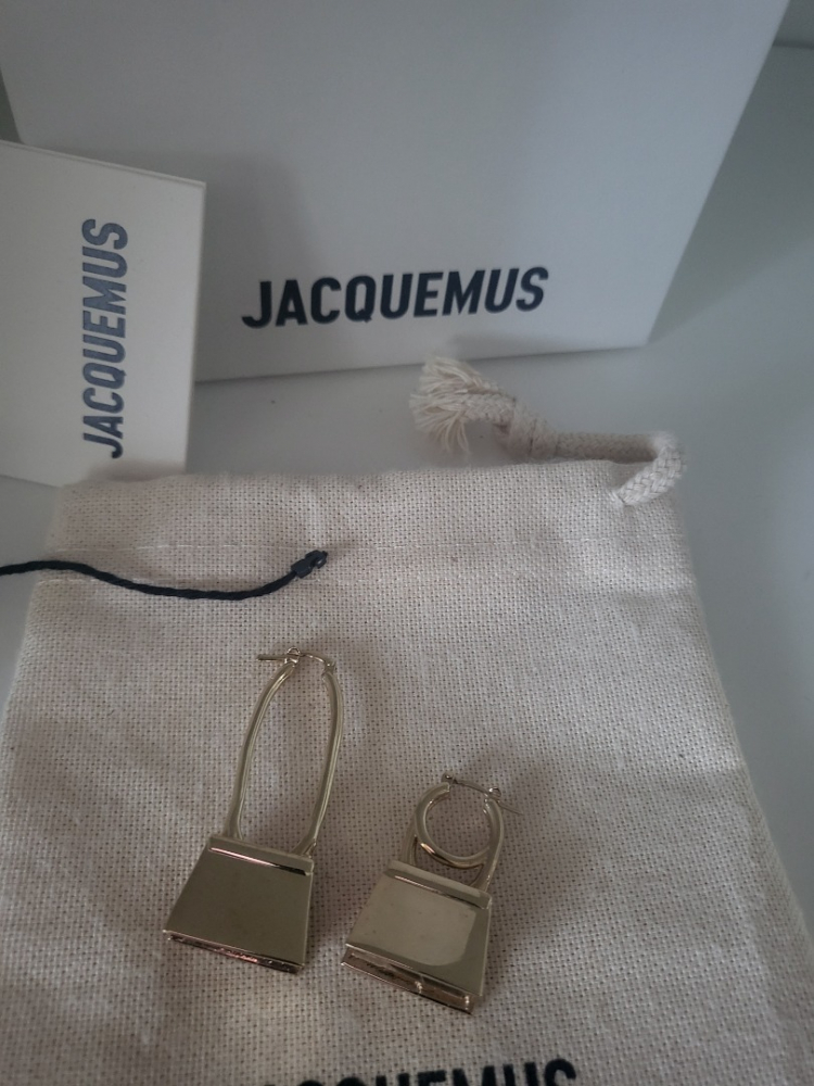 Jacquemus Boucles d'oreilles 'Les Chiquito Noeu' pour Femmes