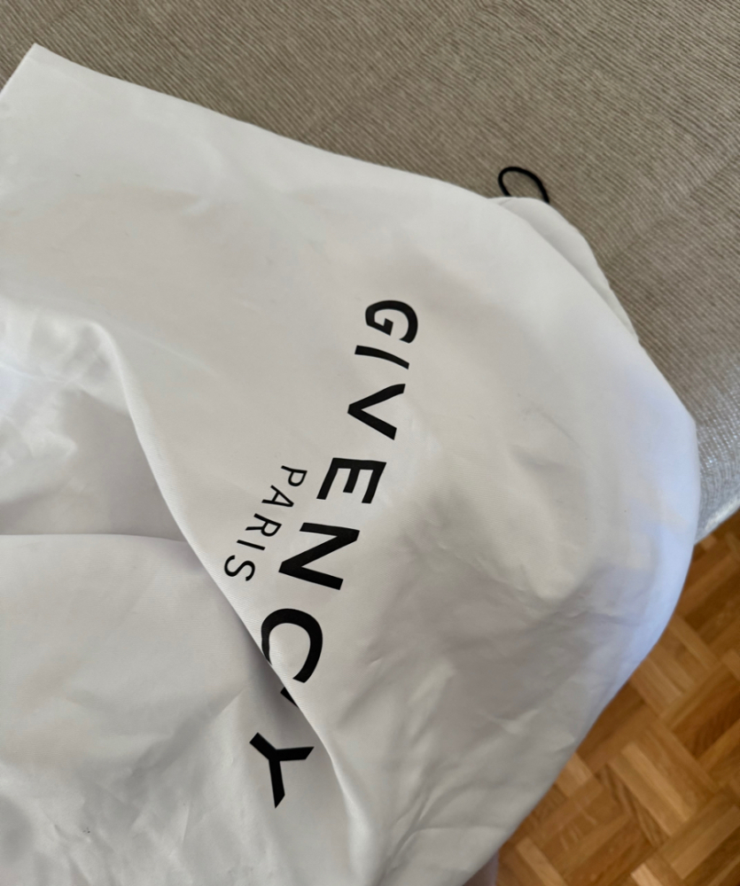 Givenchy Pandora medium