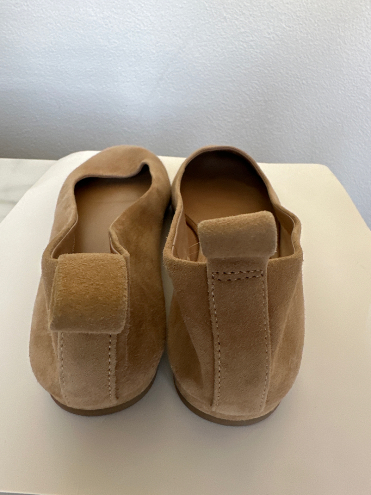 & other stories Chaussures en daim beige