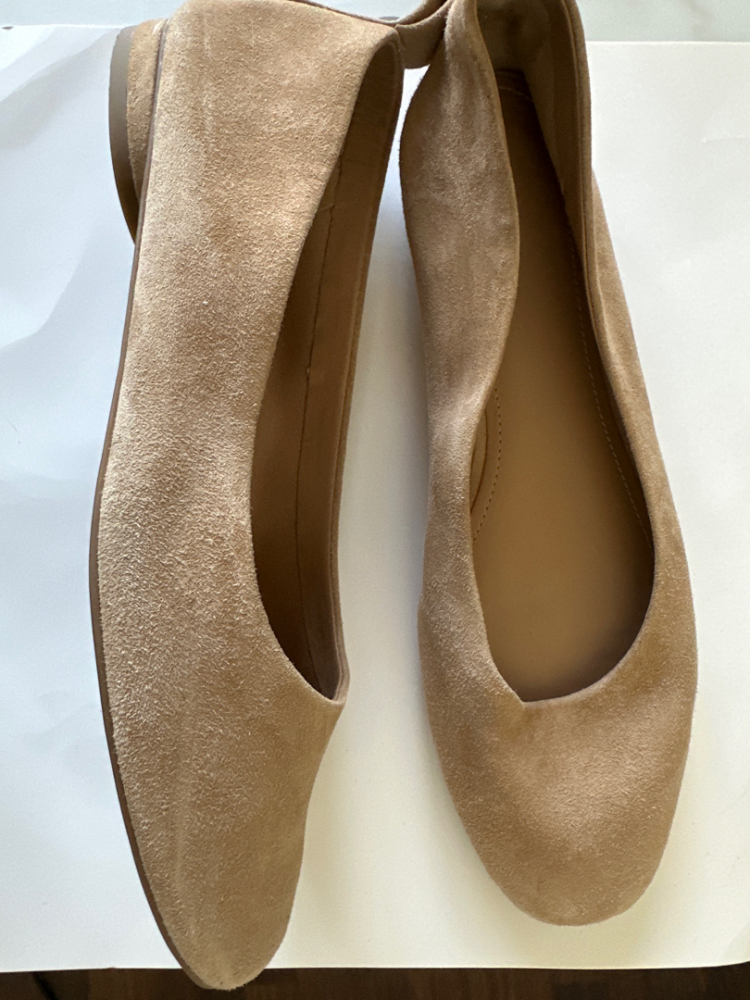 & other stories Chaussures en daim beige
