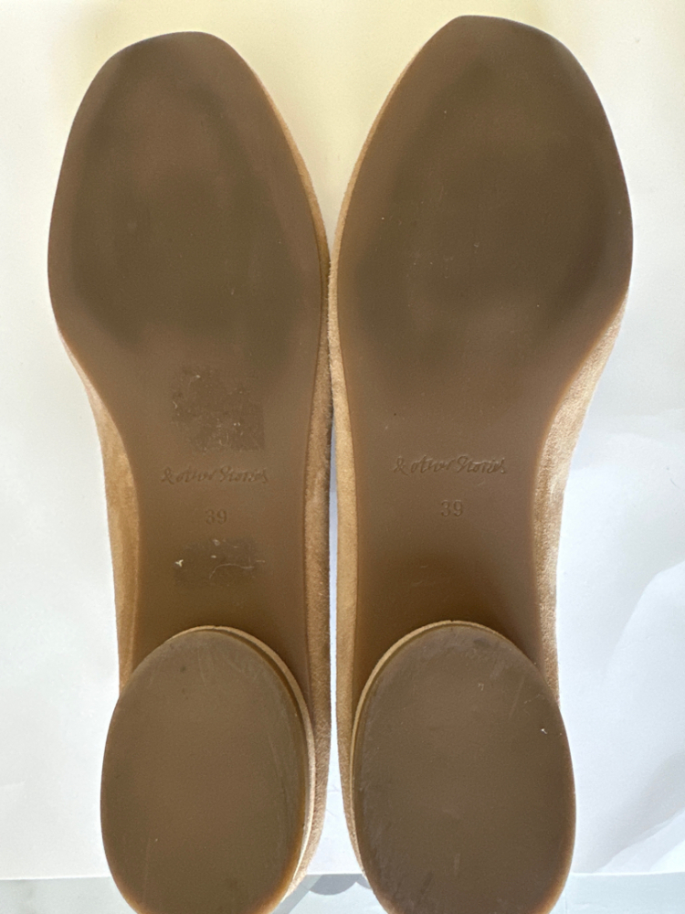 & other stories Chaussures en daim beige