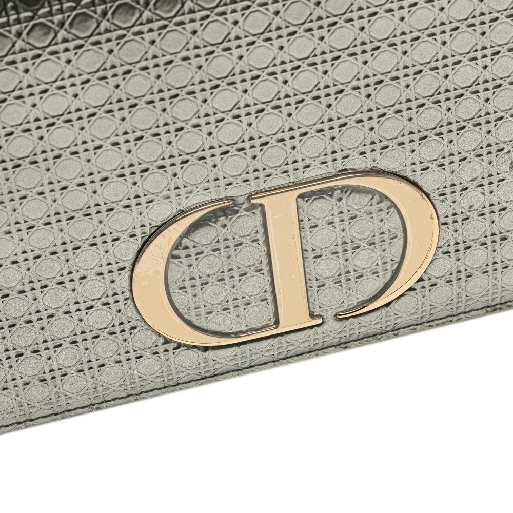 Christian Dior B Dior Silver Patent Leather Leather Metallic Patent Microcannage 2 in 1 30 Montaigne Pouch Italy