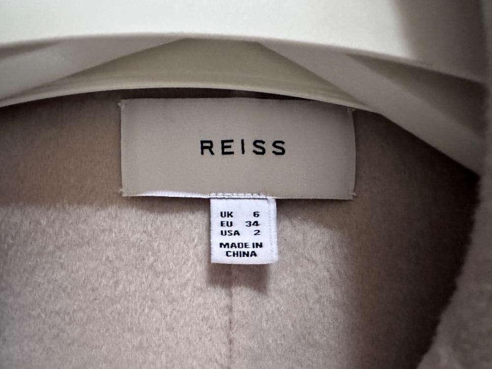 Reiss Mantel