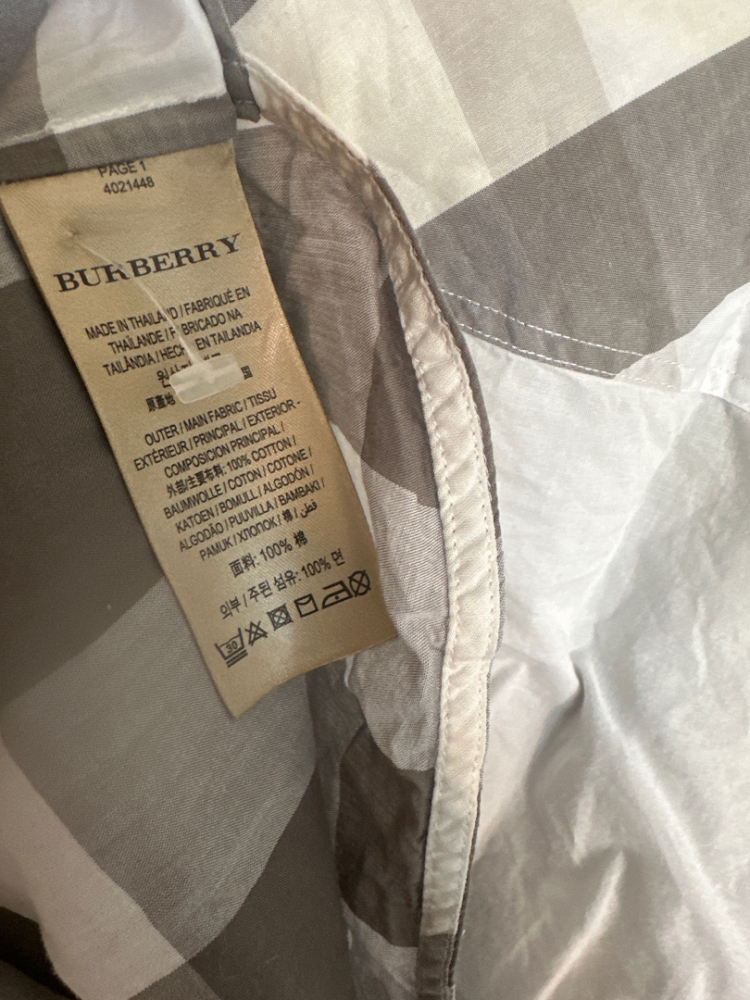 Burberry Graue und weiße Burberry-Bluse