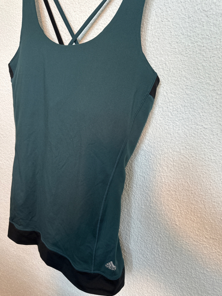 Adidas Dessus Climalite vert acier et noir