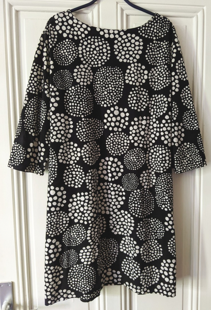 Marimekko : Tunic dress with cream polka dots on a black background L